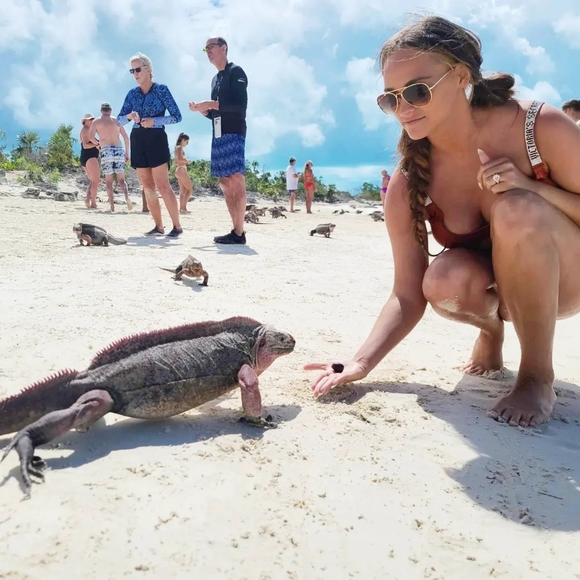 Victoria's secret bikini set - Picture 6 of 8